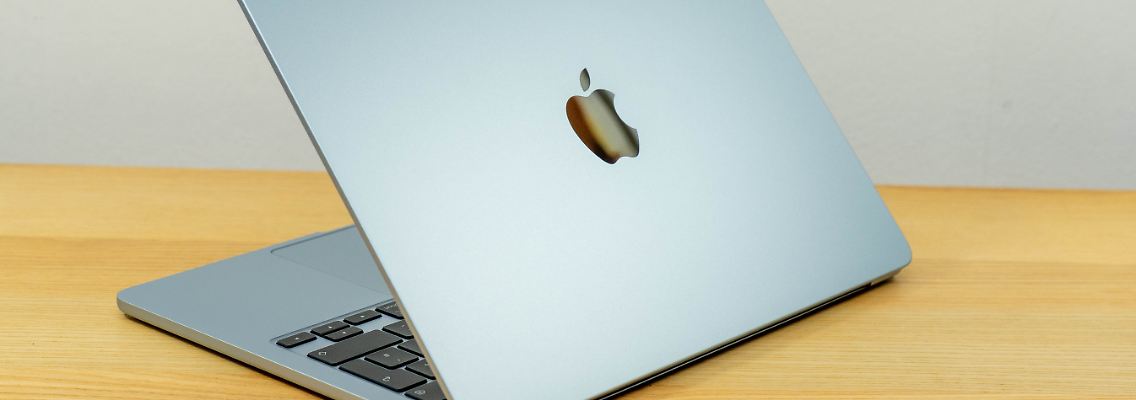 MacBook Air M4 copy.jpg