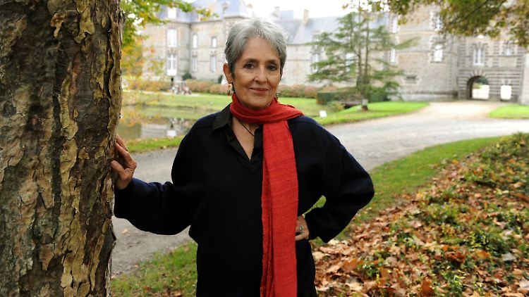 Geht mit der US-Regierung ins Gericht: Joan Baez.