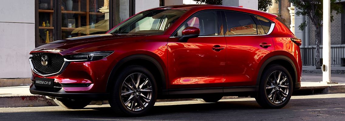 Feine Form? Das ist immer Geschmackssache, aber bei aller Neutralität: Hässlich ist der CX-5 wahrlich nicht.jpg