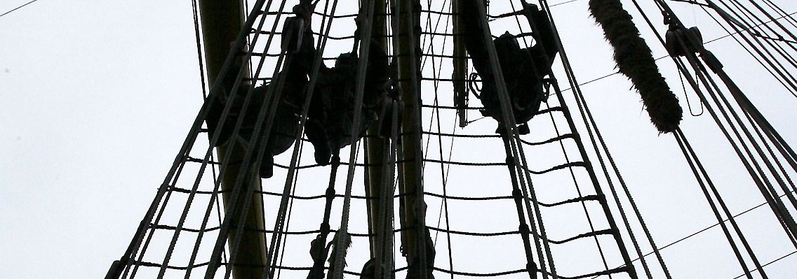 Übung an Bord der "Gorch Fock".
