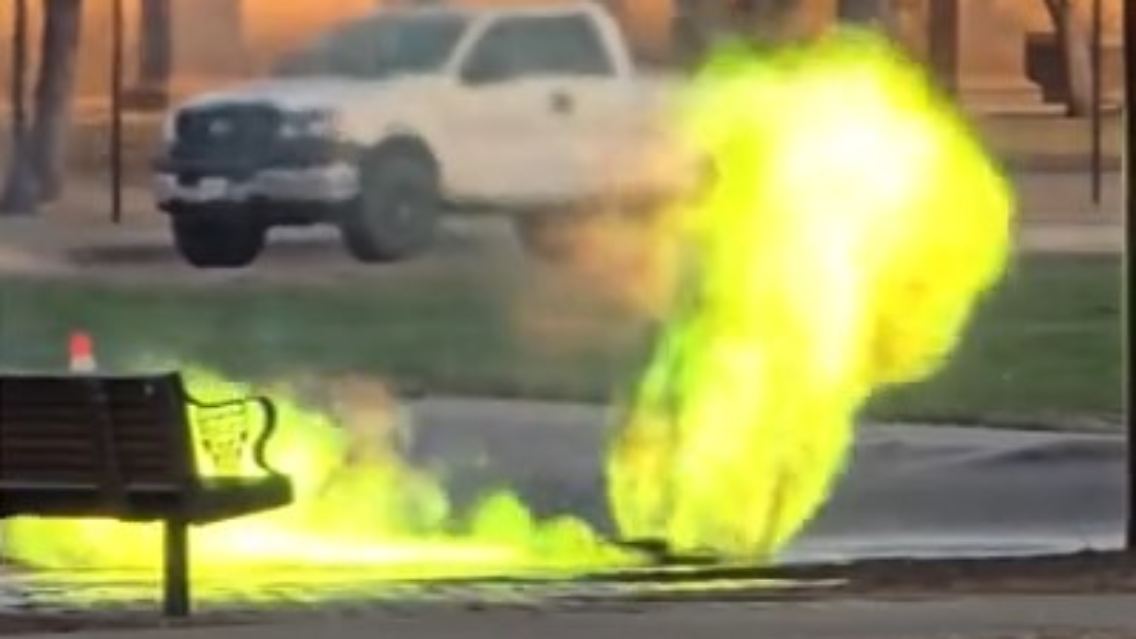 Grüne Flammen Gully.jpg