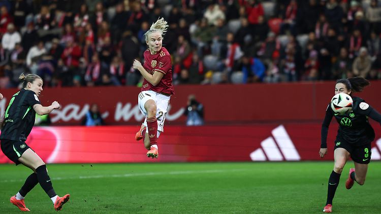 Pernille Harder entscheidet das Spiel.