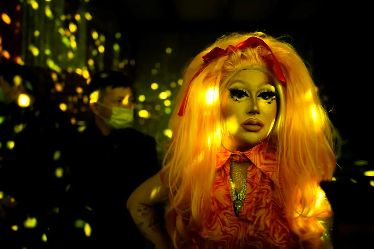 2023-06-22T233047Z-1493234645-RC20HK9AD8MZ-RTRMADP-3-CHINA-CULTURE-VOGUING