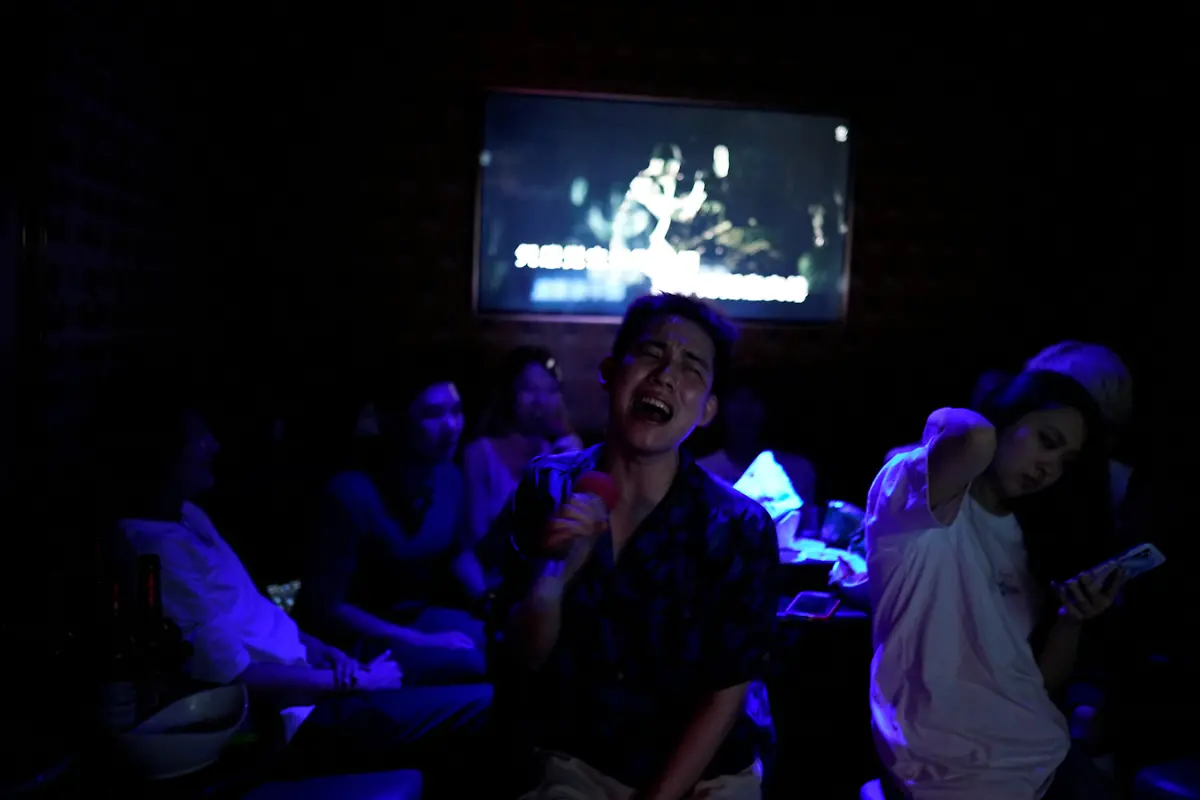 2023-06-22T233111Z-675085000-RC2E61ATDOXD-RTRMADP-3-CHINA-CULTURE-VOGUING