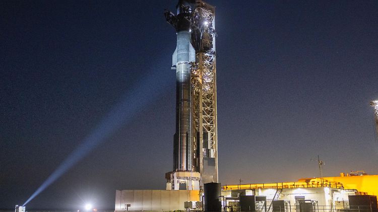 2029 könnte Musk zufolge eine bemannte Mars-Mission aufbrechen - doch er hält ein späteres Datum für realistischer.