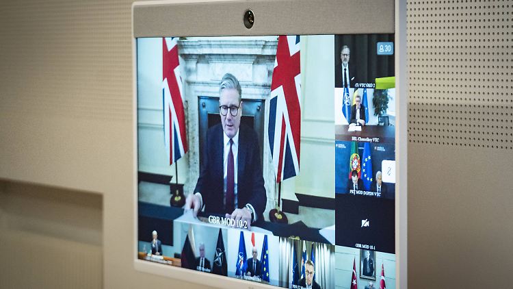 Premier Starmer hatte am späten Vormittag zur Videokonferenz (hier aus französischer Sicht) geladen.
