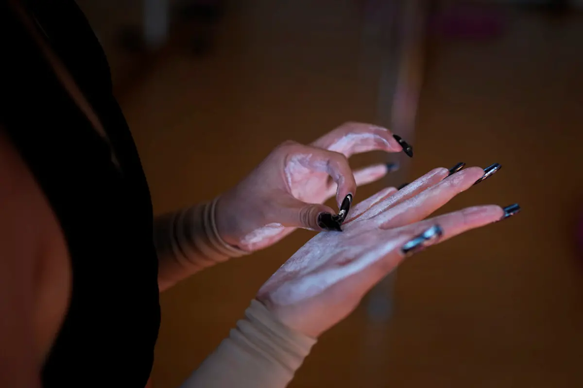 2023-06-22T233058Z-831730438-RC2UU0AFF1XI-RTRMADP-3-CHINA-CULTURE-VOGUING