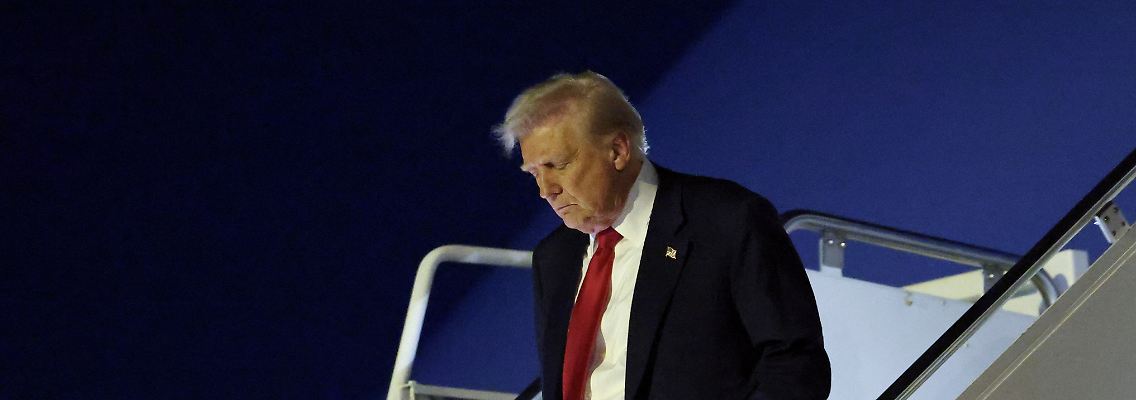2025-03-15T004047Z_1262264235_RC2CDDAH5LE7_RTRMADP_3_USA-TRUMP.JPG