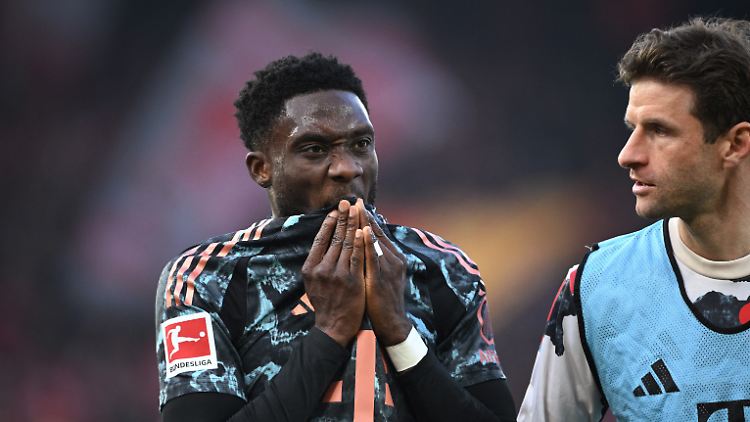 Für Alphonso Davies ist die Saison beendet.