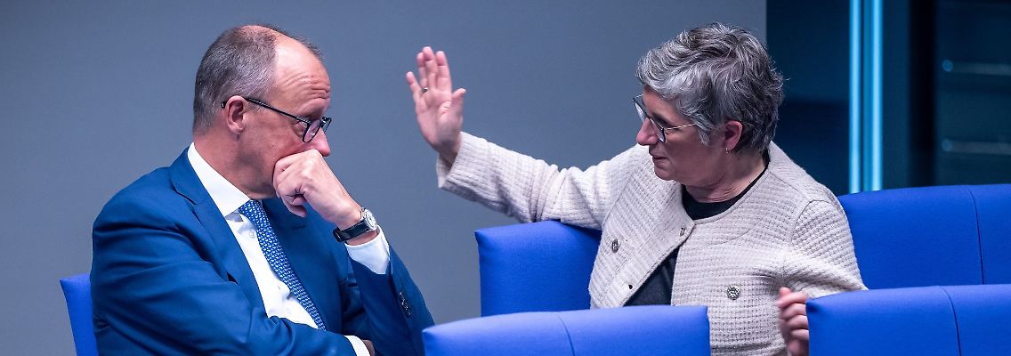 CDU-Chef Friedrich Merz bedauert den Wirbel um die Mailbox-Nachricht für Grünen-Fraktionschefin Britta Haßelmann. (Archivbild)