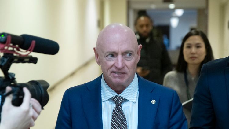 Politiker, Demokrat, Ex-Astronaut und Veteran: Mark Kelly.