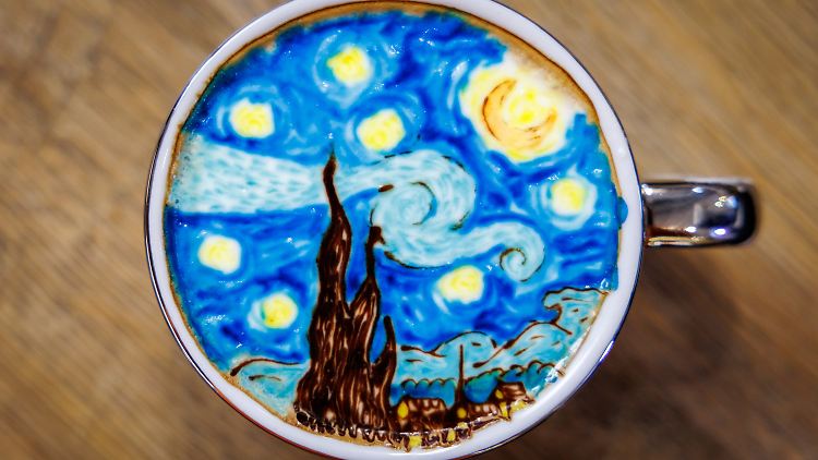 Ein Cappuccino mit Van Gogh-Motiv? Für Francesco Bozzato kein Problem. 