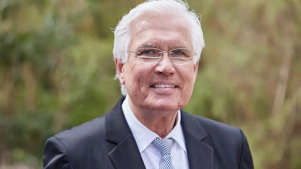 Dirk-Albrecht-Geschaeftsfuehrer-Tierpark-Hagenbeck-laechelt