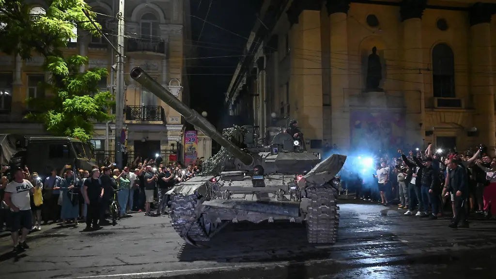 2023-06-24T225239Z-1768473380-RC2VP1APIR9W-RTRMADP-3-UKRAINE-CRISIS-RUSSIA