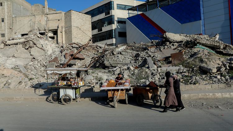 Die syrische Übergangsregierung hat versprochen, die kriegszerrüttete Wirtschaft und Infrastruktur wieder aufzubauen. 