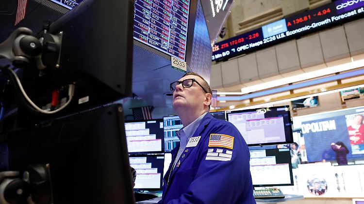 Die Anleger blicken auf den Zinsentscheid der Fed am Mittwoch.