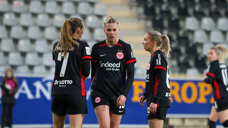 Die EIntracht-Frauen schieben Frust.