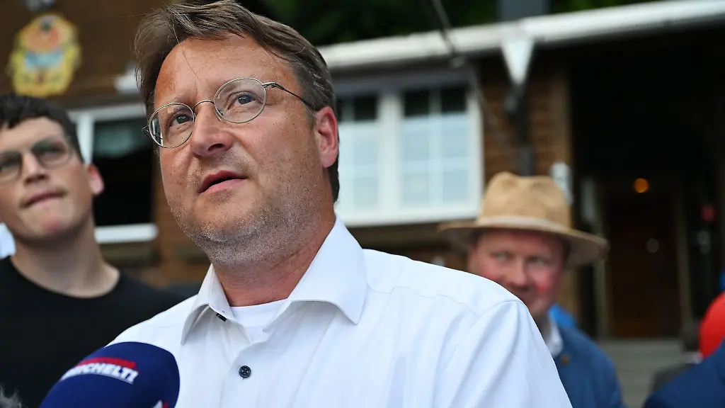 Der-Wahlsieger-des-Thueringer-Kreis-Sonneberg-Robert-Sesselmann-AfD-in-einem-Interview