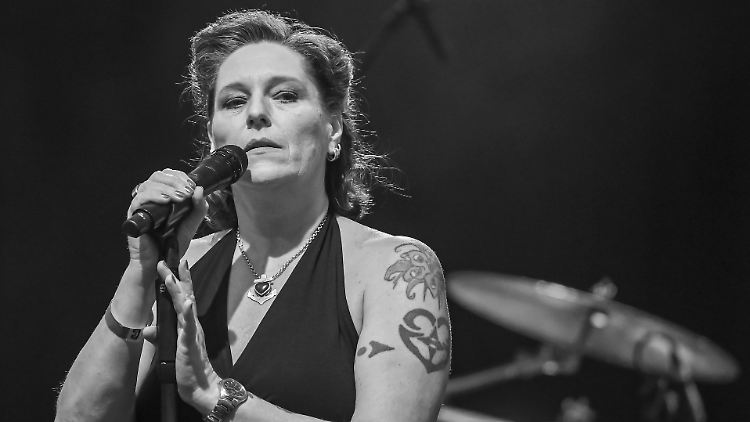 Starb am Sonntag mit nur 55 Jahren in Berlin: Rosenstolz-Sängerin AnNa R.