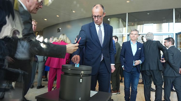 Merz stimmt ganz im eigenen Sinne ab
