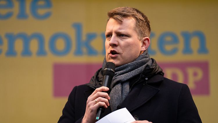 Der FDP-Landeschef in NRW Höne spricht von einer Umgehung des Wählerwillens. 