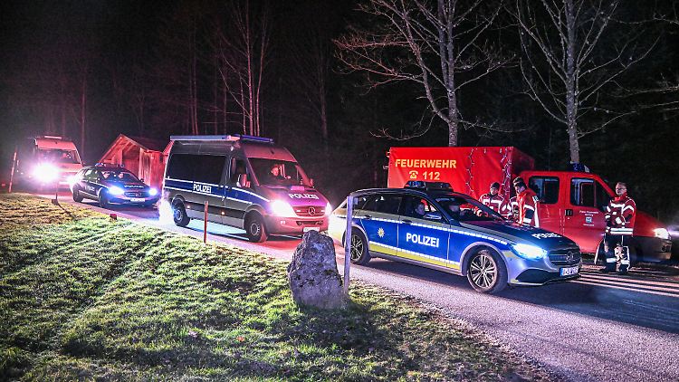 Hunderte Freiwillige waren angereist, um die Einsatzkräfte bei der Suche nach dem Kind zu unterstützen.