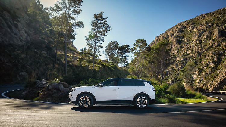 Für einen Kompakten fällt der neue Opel Grandland ganz schön groß aus.