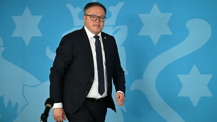 Es sei nun "Zeit für mutige Entscheidungen", meint der thüringische Ministerpräsident Voigt.  