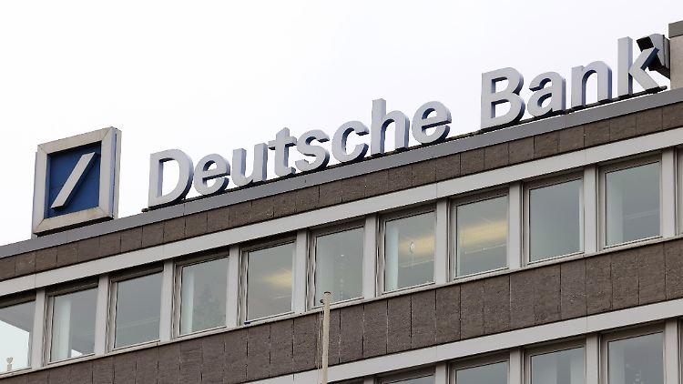 Die Bank will Privatkunden zukünftig verstärkt per Video und Telefon beraten. 
