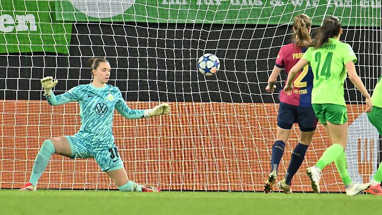 VfL-Torhüterin Anneke Borbe hatte einen arbeitsreichen Abend.