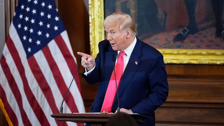 Die Fed fürchtet angesichts von Trumps Zollpolitik das Stagflation-Szenario: Steigende Inflation bei stagnierender Konjunktur.  