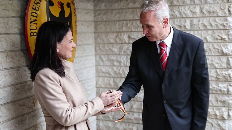 Infolge des Krieges war die Botschaft 2012 geschlossen worden.