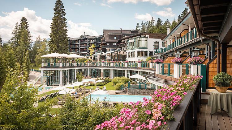 Das "Alpin Resort Sacher" liegt in 1200 Metern Höhe auf dem Tiroler Hochplateau. Seit zwei Jahren zählt es zu den "Leading Hotels oft he World".