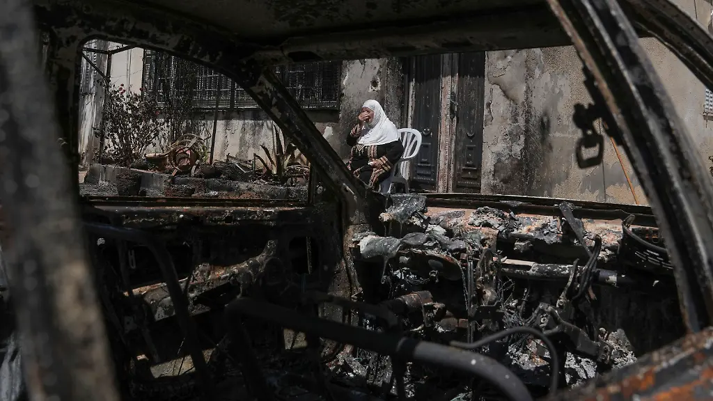 b8eefcc91272b0dc83eaf4e48f6e911a