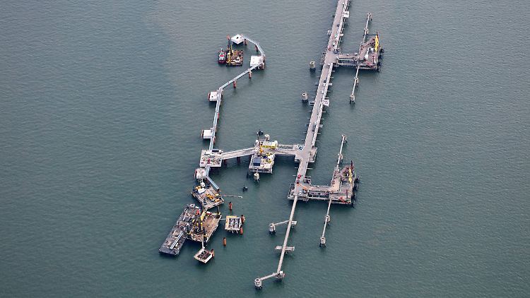 Bislang gibt es an der Nordsee zwei schwimmende Terminals in Wilhelmshaven und Brunsbüttel. Beide waren letztes Jahr weit weg von Vollauslastung.