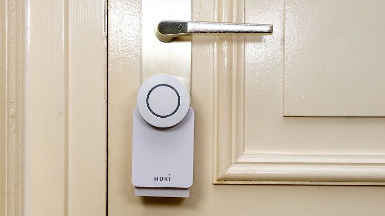 Das Nuki Smart Lock Go kann fast alles, was die deutlich teureren Stallgefährten können.
