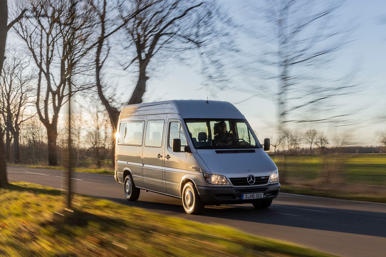 Der Sprinter von Mercedes hat mittlerweile ein reifes Alter von 30 Jahren erreicht - 1995 lief er erstmals vom Band.
