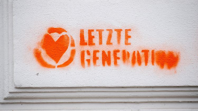 Die Polizei hätte die Sache "weniger schmerzintensiv" lösen können, hieß es vom Verwaltungsgericht Berlin.