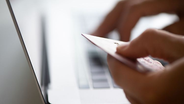 Neue Betrugsmasche: Verkäufer auf Second-Hand-Portalen werden aufgefordert, sensible Daten auf gefälschten Seiten einzugeben.