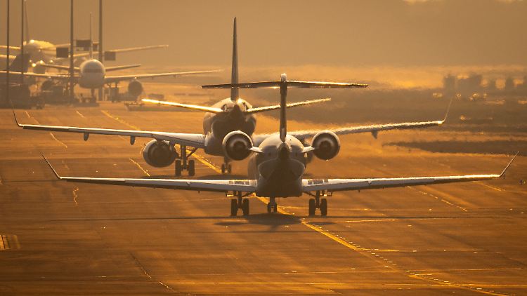 Einige Airlines haben Flüge von deutschen Flughäfen unter Verweis auf hohe Standortkosten gestrichen. 