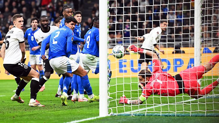 Leon Goretzka köpft das 2:1.