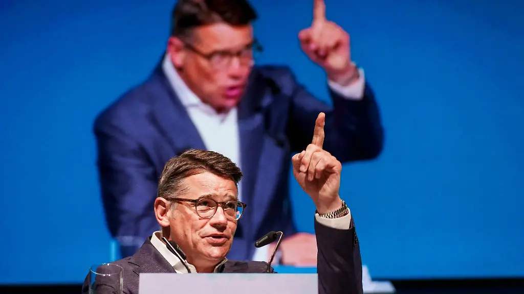 Ministerpraesident-von-Hessen-Boris-Rhein-spricht-zu-den-Delegierten