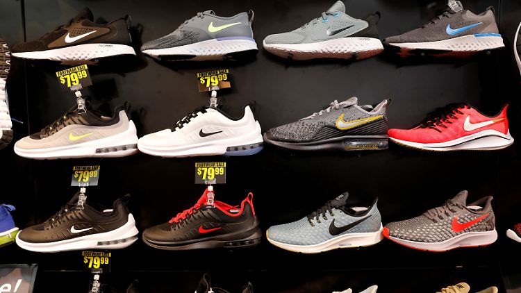 Nike verkauft derzeit ältere Modelle mit Rabatten, um die Lagerbestände zu reduzieren.