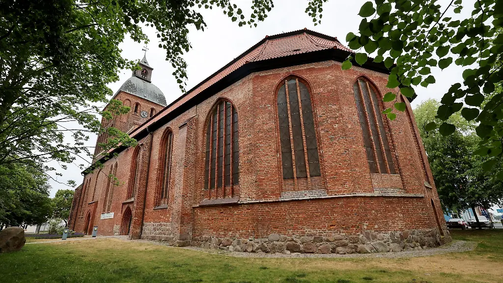 Die-Sankt-Marienkirche-ist-eins-von-neun-Kulturdenkmaelern-in-Mecklenburg-Vorpommern-deren-Sanierung-unterstuetzt-wird