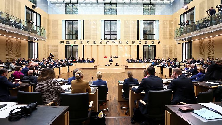 Der Bundestag hatte am Dienstag den Weg für das Paket freigemacht, der Bundesrat zieht nun nach.