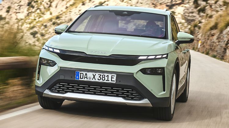 Der neue Skoda Elroq teilt sich die Technik mit seinem großen Bruder Enyaq.