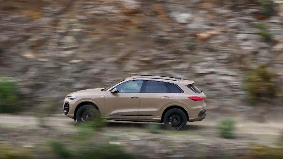 audiQ5.JPG