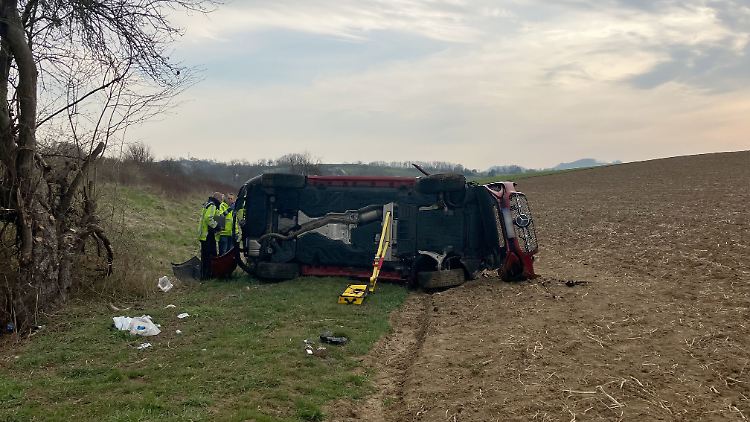 Die Polizei klärt noch die genauen Ursachen für den Unfall und die Schadenshöhe.