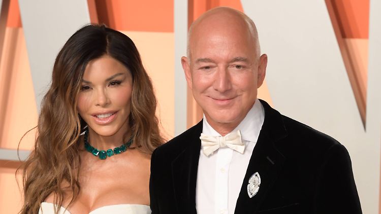 Frühere Gerüchte um eine Hochzeit in den Bergen mit seiner Verlobten Lauren Sánchez hatte Jeff Bezos noch vehement dementiert. 