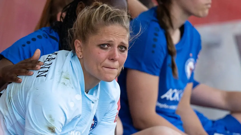 Anna-Wellmann-von-Potsdam-weint-nach-dem-Spiel